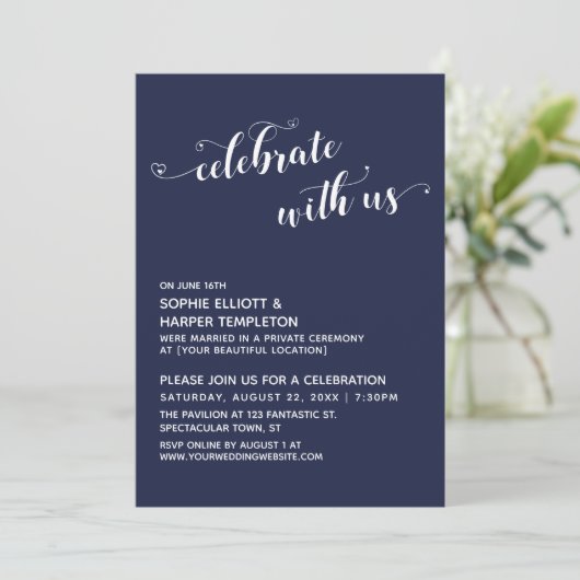 Met ons vieren Hart Script Navy Ontvangst Kaart (Staand voorkant)