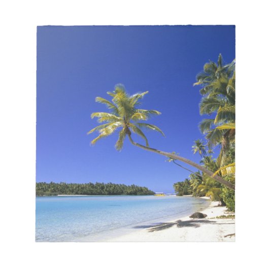Met palmbomen omzoomd strand Cook Eilanden Notitieblok (Voorkant)