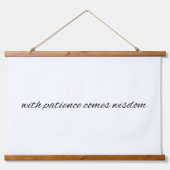 Met patiënthout met wandbekleding tegen de wand hangend wandkleed (Voorkant)