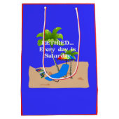 Met pensioen...Elke dag is zaterdag Medium Cadeauzakje (Achterkant)