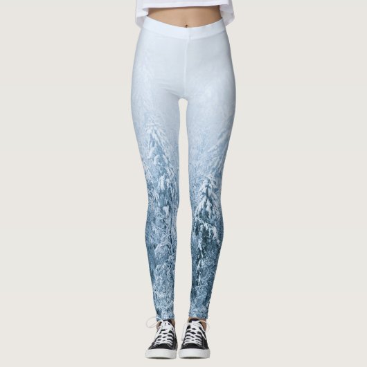 Met sneeuw bedekt bos met beukenspar in mist leggings (Voorkant)