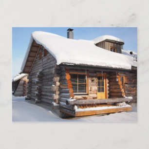 Met sneeuw bedekte blokhut in het briefkaart Lapla