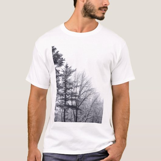Met sneeuw bedekte bomen: Verticaal T-shirt (Voorkant)
