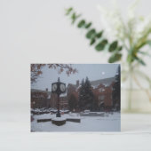 Met sneeuw bedekte campus briefkaart (Staand voorkant)