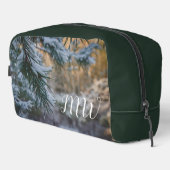 Met sneeuw bedekte grenentakken toilettasje (Rechterhoek)