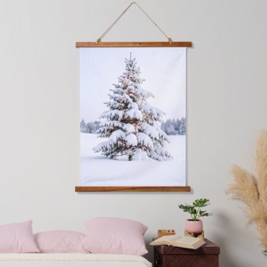 Met sneeuw bedekte kerstboom in het winterlandscha hangend wandkleed (Slaapkamer)