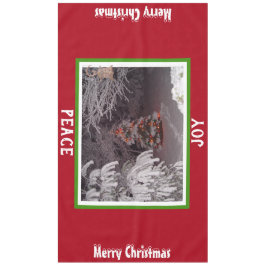 Met sneeuw bedekte kerstboomlichten rood groen gro tafelkleed