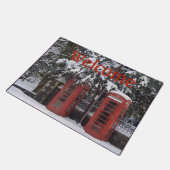 met sneeuw bedekte oude rode telefooncellen deurmat (Schuin)