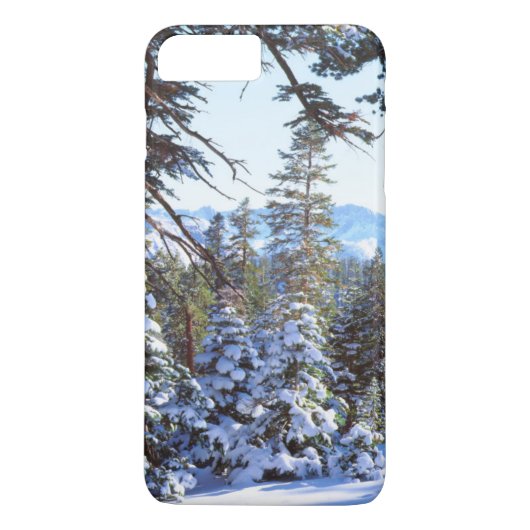 Met sneeuw bedekte rode dennenbomen in de High Sie Case-Mate iPhone Case (Achterkant)