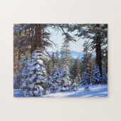 Met sneeuw bedekte rode koortsbomen in de hoge Sie Legpuzzel (Horizontaal)