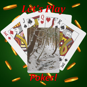 Met sneeuw bedekte stroommetscène in het winterbos pokerkaarten