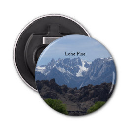 Met sneeuwgemap beklede bergen van de Lone Pine Button Flesopener