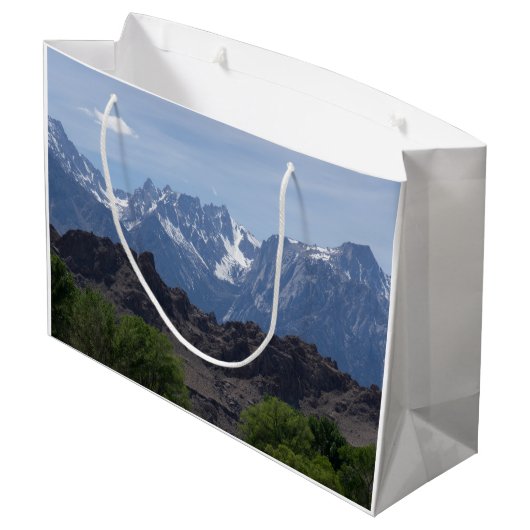 Met sneeuwgemap beklede bergen van de Lone Pine Groot Cadeauzakje (Achterkant Gekanteld)