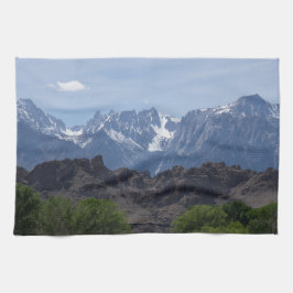 Met sneeuwgemap beklede bergen van de Lone Pine Theedoek