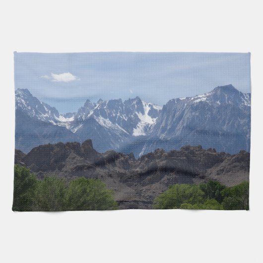 Met sneeuwgemap beklede bergen van de Lone Pine Theedoek (Horizontaal)