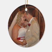 met speciale kerstboomversieringen voor foto's aan keramisch ornament (Links)