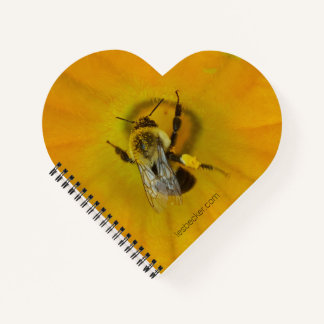 Met stuifmeel bedekte bij - hartvormig notitieboek