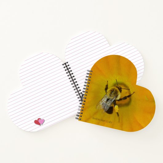 Met stuifmeel bedekte bij - hartvormig notitieboek (Binnen)