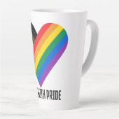 Met trots regenbooghart aangepast modern latte mok (Rechterhoek)