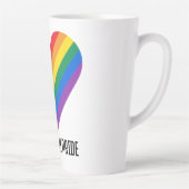 Met trots regenbooghart aangepast modern latte mok (Rechts)