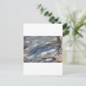 met zee gewassen rotsen briefkaart (Staand voorkant)