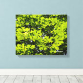 Met zondeklapte bladeren in het bos canvas afdruk (Insitu (Houten vloer))