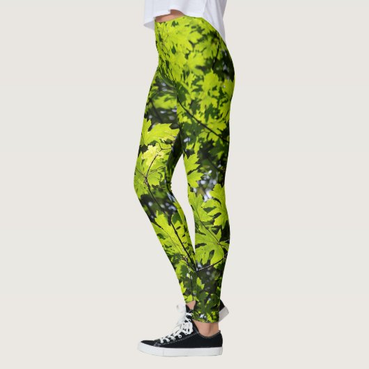 Met zondeklapte bladeren in het bos leggings (Links)