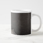 Metaal met kogelgaten achtergrond grote koffiekop (Rechts)