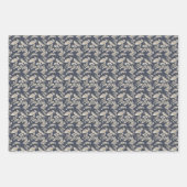 Metaalbladeren op zwart blauw en rood inpakpapier vel (Voorkant 2)