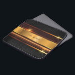 Metaalgulden strepen, zwart metallisch metaal laptop sleeve<br><div class="desc">Afbeelding van metallische gouden strepen met een zwart metallisch metaal. Facultatief monogram.</div>