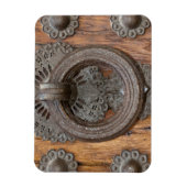 Metaalknop op oude houten deur magneet (Verticaal)