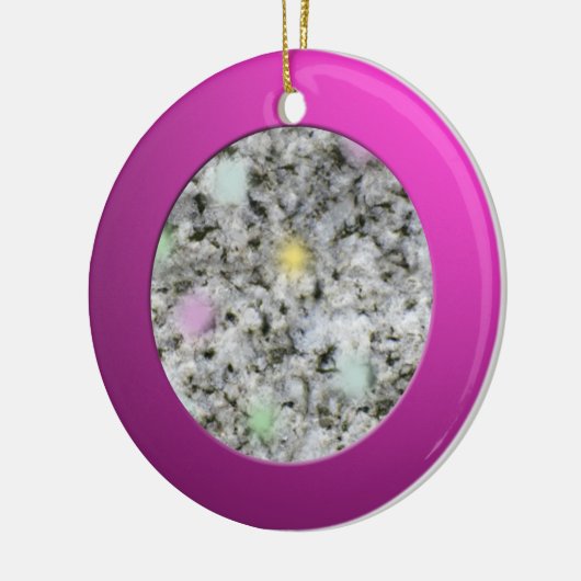 Metaalroze cirkel en pasteelgranietrots keramisch ornament (Links)