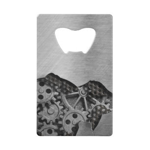 Metalen achtergrond met mechanische schade creditkaart flessenopener