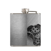 Metalen achtergrond met mechanische schade heupfles (Achterkant)