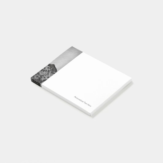 Metalen achtergrond met mechanische schade post-it® notes (Schuin)