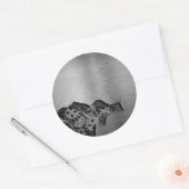 Metalen achtergrond met mechanische schade ronde sticker (Envelop)