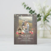 Metalen Lantaarn en Houtfoto Bewaar de Datum Aankondigingskaart (Staand voorkant)