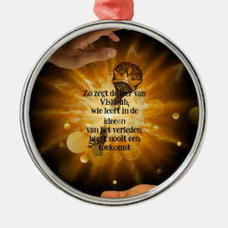Metalen ornament met de leer van Vishnuh 