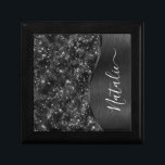 Metallic Black Glitter Personalized Cadeaudoosje<br><div class="desc">Pas deze zwarte geborstelde metalen en glamoureuze faux glitter-gevarieerde cadeaudoos eenvoudig aan met uw eigen eigen naam.</div>