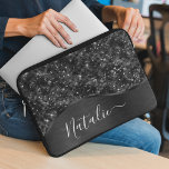 Metallic Black Glitter Personalized Laptop Sleeve<br><div class="desc">Pas deze zwarte geborstelde metalen en glamoureuze,  glitter gelaagde laptophoes eenvoudig aan met uw eigen naam.</div>