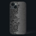 Metallic Black met zwarte Paisley Lace iPhone 13 Hoesje<br><div class="desc">Zwart,  donkergrijs metalen ontwerp geborsteld aluminium met zwarte florale paisleykant.  en optioneel monogram</div>