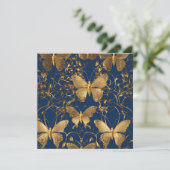 Metallic blauwe vlinders met gouden wijnstokken kaart (Staand voorkant)