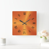 Metallic Orange Background Roman Numerals Vierkante Klok (Huis)