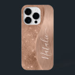 Metallic Roos Gold Glitter - op maat gemaakt iPhone 14 Plus Hoesje<br><div class="desc">Pas dit roos goudbruin metaal eenvoudig aan en glamoureus faux glitter patterned phone case met uw eigen aangepaste naam.</div>