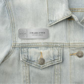 Metallic Silver Custom Logo Kantoor Medewerker Naamplaatje (In situ)