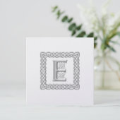 Metallic Wedding Invitation Celtic Monogram E Kaart (Staand voorkant)
