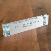 Metallic zilveren achtergrond en blauwe accenten naambordje (Zijkant)