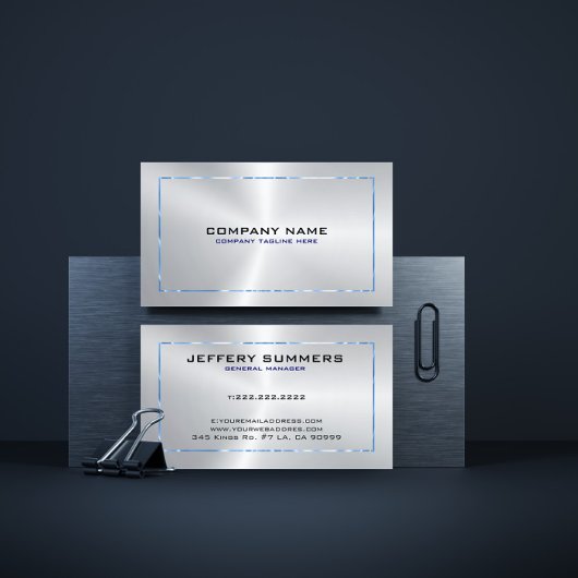 Metallic zilveren grijze achtergrond en blauwe ran visitekaartje
