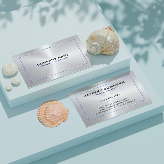 Metallic zilveren grijze achtergrond en blauwe ran visitekaartje