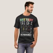 Metalworker die batterijleven van een CNC machine T-shirt (Voorkant volledig)